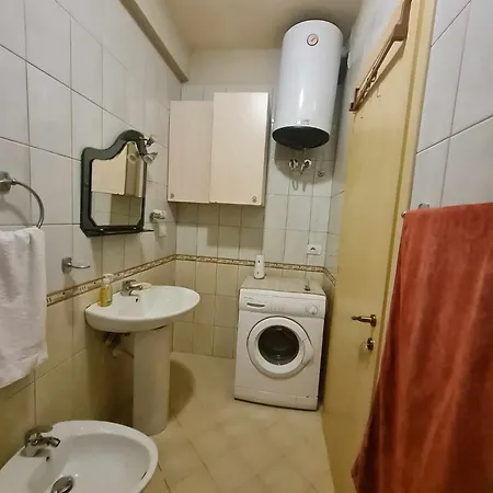 Rajmonda's House * Golem (Tirana)